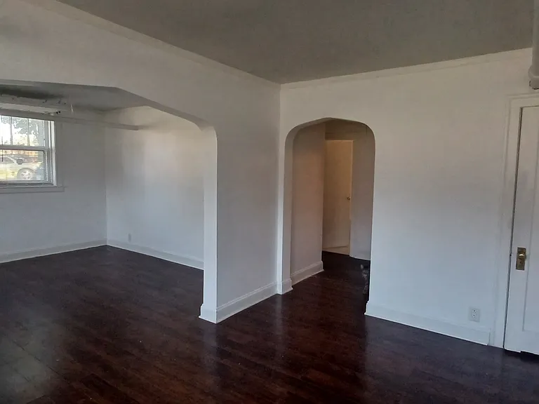 5301 W Drummond Pl — Photo 8