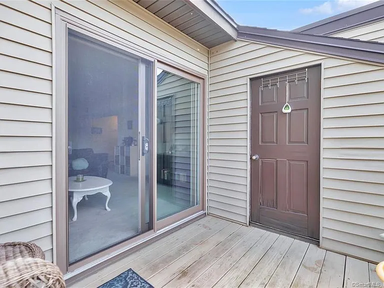 Twin Circle Dr — Photo 19