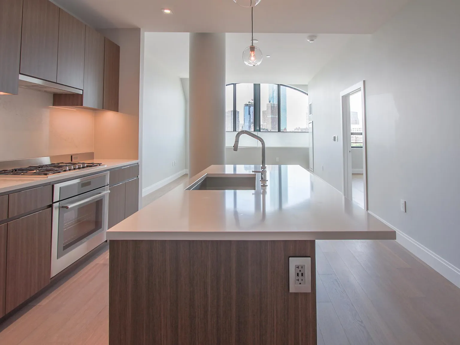 100 Shawmut Ave — Photo 4