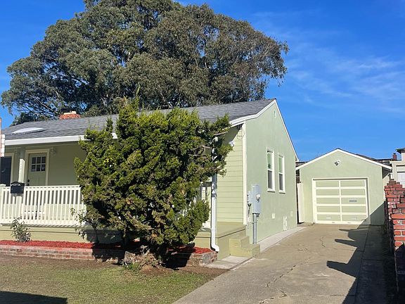 2nd image of 220 Indio Dr