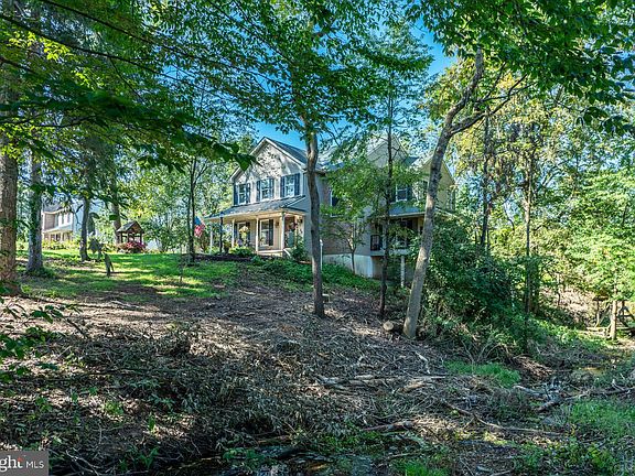 4th image of 35 Winding Creek Dr