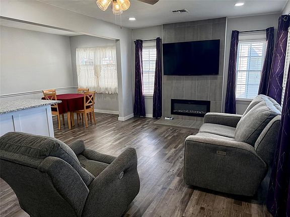 2nd image of 1012 Orient Ave