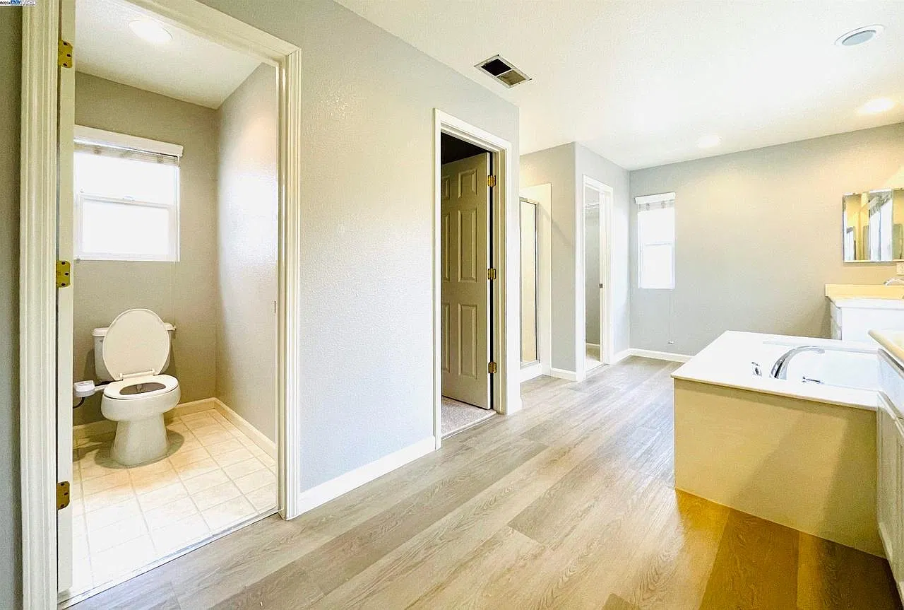 805 Presidio Pl — Photo 4