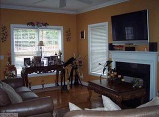 4034 Banoak St, High Point, NC 27265