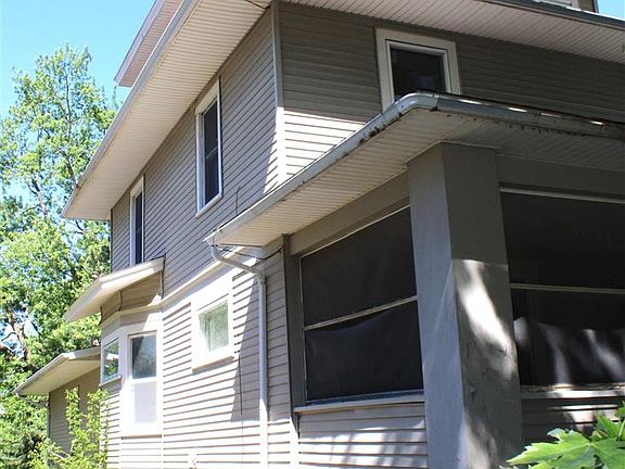 4th image of 216 S College St