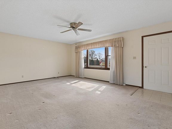 3rd image of 565 Rocky Weed Rd