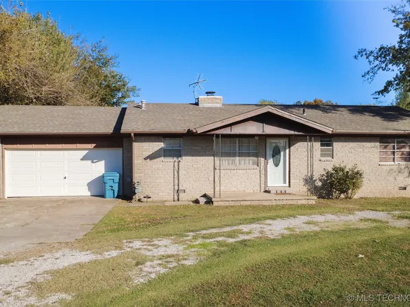 229 Suburban Ln, Inola, OK 74036