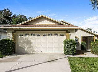 704 Sand Ridge Dr, Valrico, FL 33594