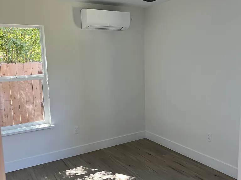 5224 2nd Ave — Photo 2