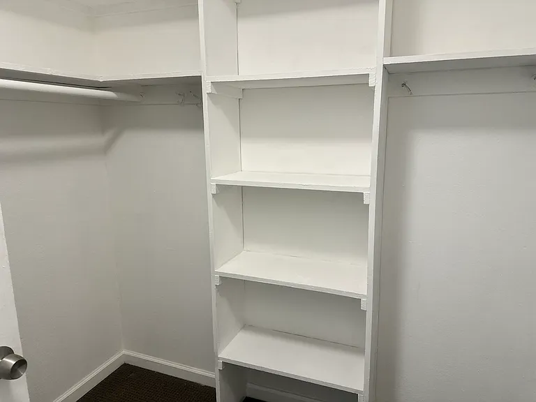 MADISON APARTMENT — Photo 7