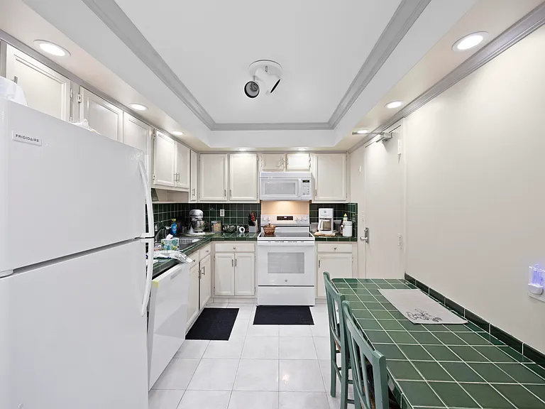 10777 W Sample Rd #508 — Photo 11