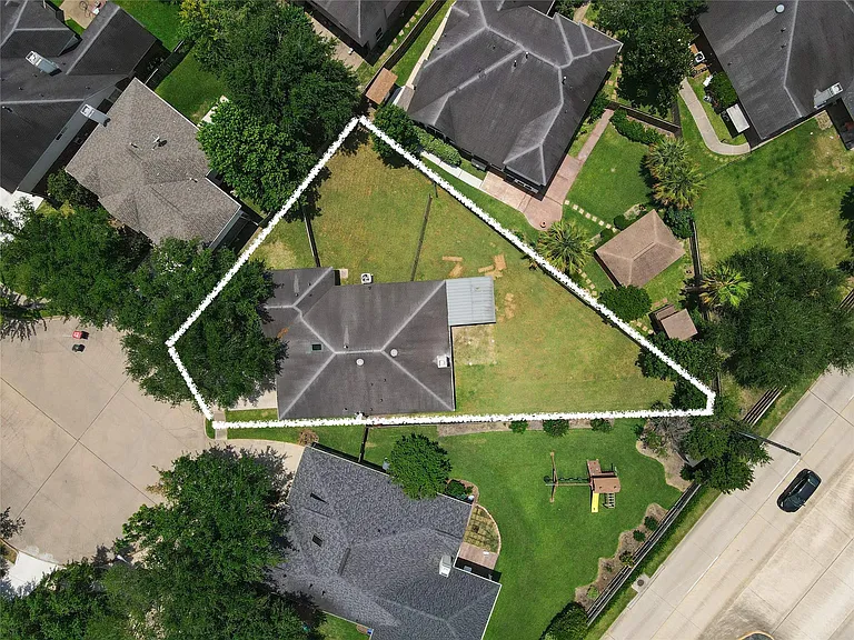 4931 Lake Catherine Ct — Photo 39