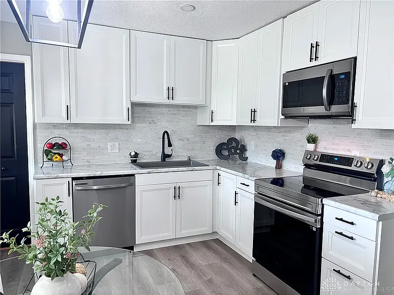 90 Brent Dr — Photo 13