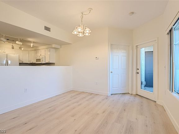 5th image of 9303 Gilcrease Ave Unit 1220