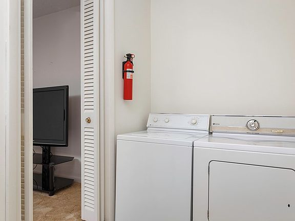 5th image of 2142 McBurney Dr