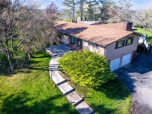 305 Michele Ln, Sayre, PA 18840
