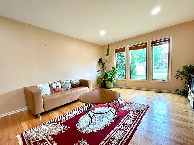 Building Photo - 450 Foxford Dr