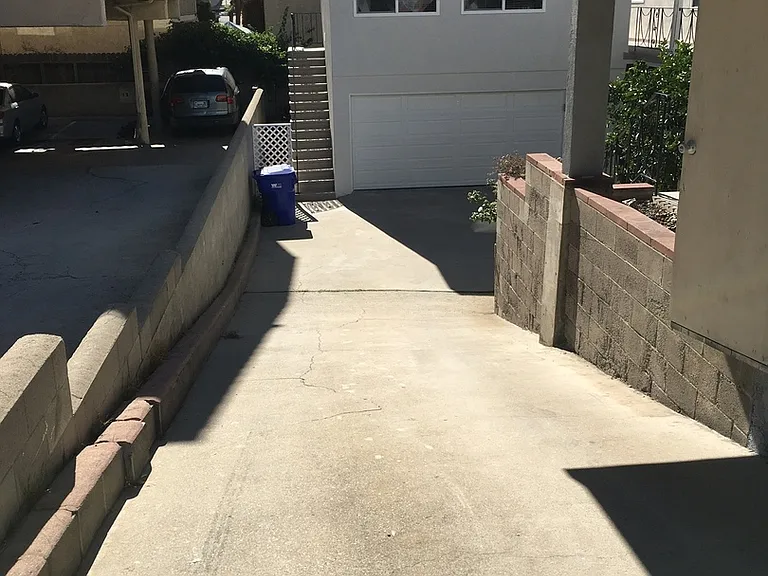 1160 Manhattan Beach Blvd — Photo 9
