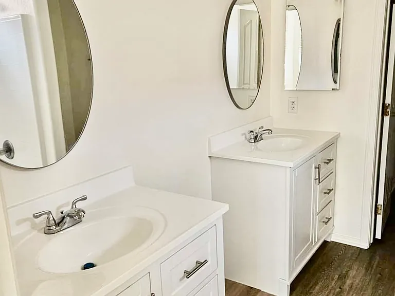 2040 E Behrend Dr — Photo 11