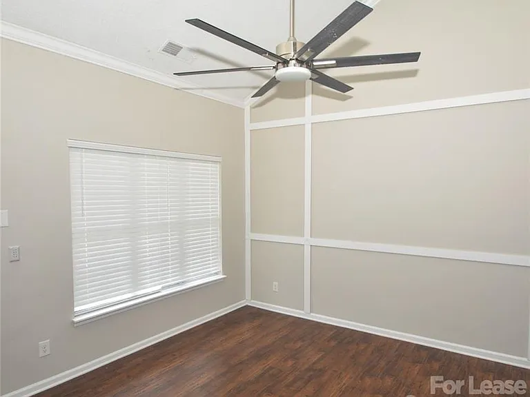 605 Mountainwater Dr — Photo 2