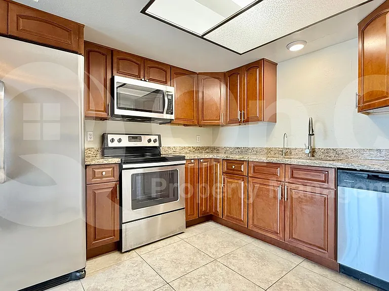 6836 S Jentilly Ln — Photo 6