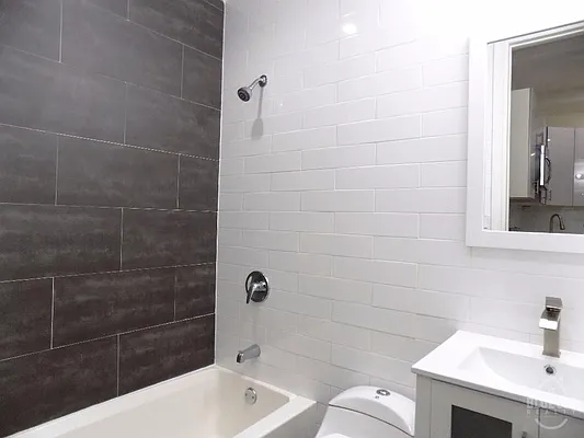 Rented by Blue Egg Realty Corp | media 25