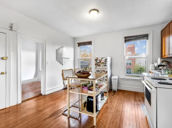 276 Ainslie Street image 12 of 14