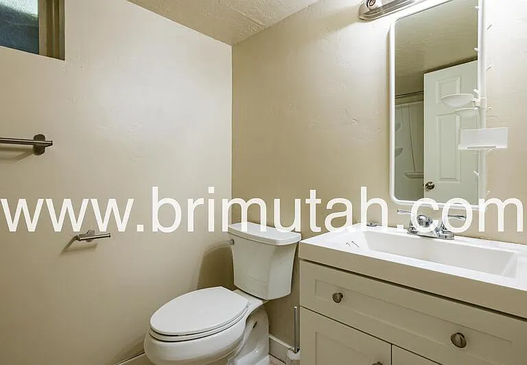 2393 E 3000 S — Photo 19