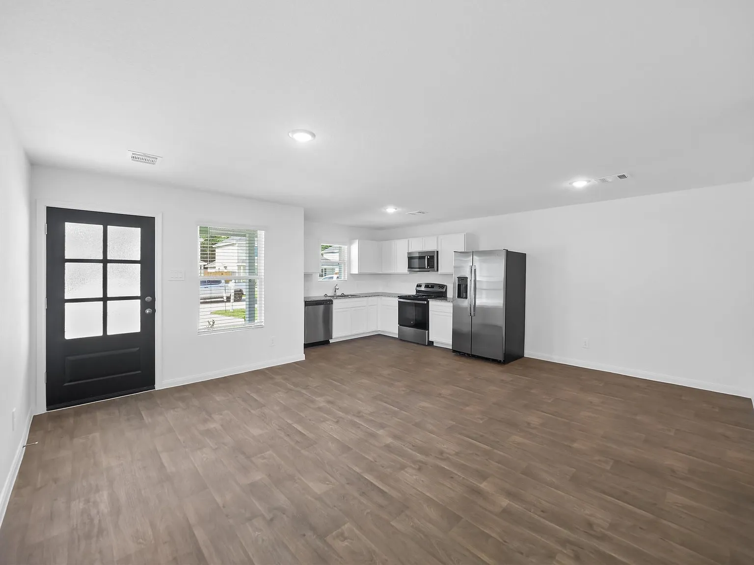 3 bed, 2.0 bath, 1000 sqft, $1,550 — Photo 4