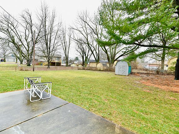 3rd image of 3611 Royal Oak Dr