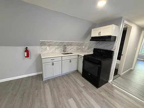 20 Wade St Photo 1