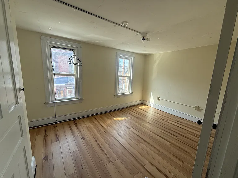 306 S 2nd St — Photo 7