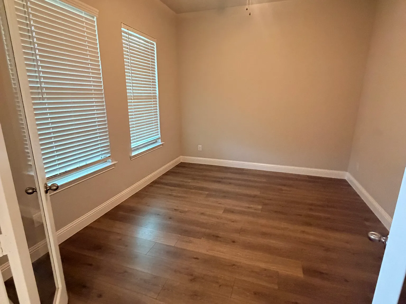 4 bed, 3.5 bath, 3250 sqft, $3,500 — Photo 3