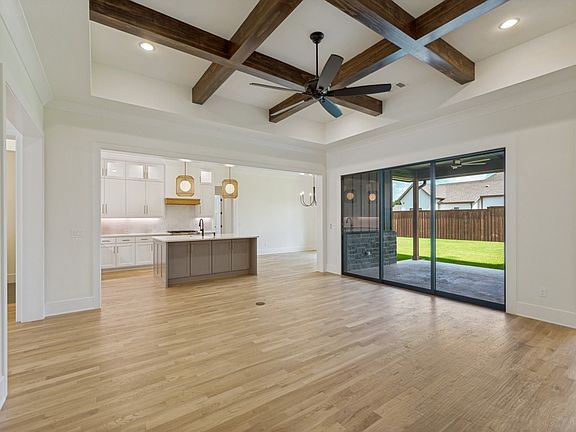 5th image of 308 Meadowlands Dr