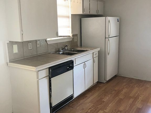 3rd image of 318 N 13th St