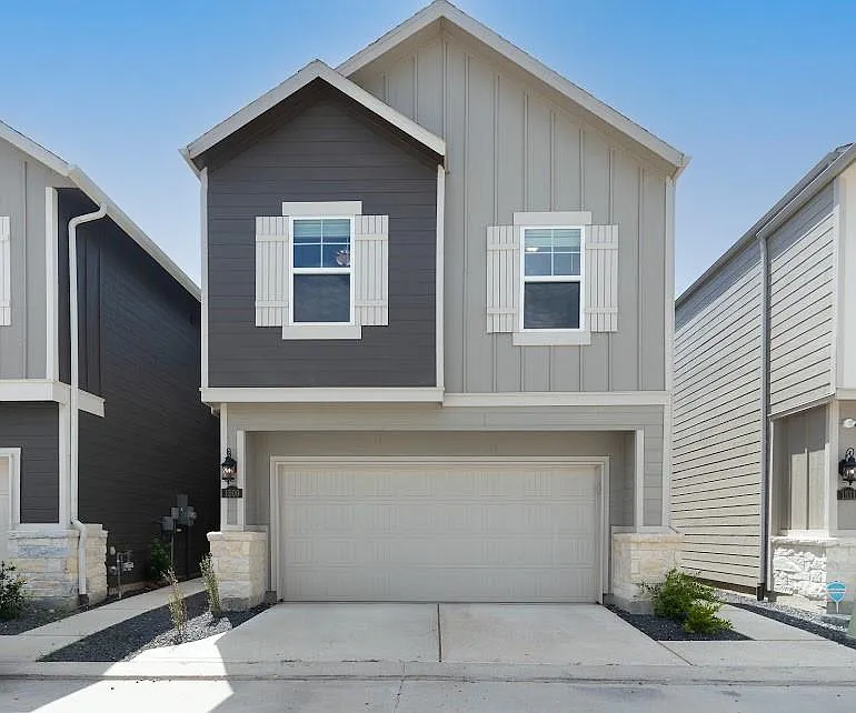 3 bed, 2.5 bath, 1736 sqft, $2,600 — Photo 1