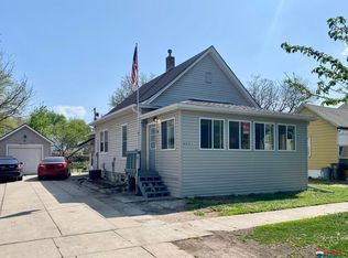 637 C St, Lincoln, NE 68502