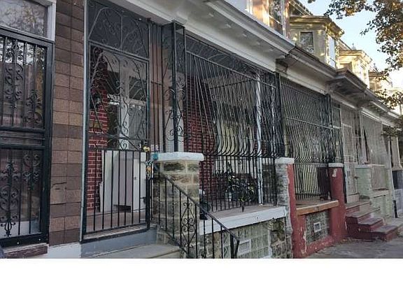 2nd image of 4345 N Franklin St