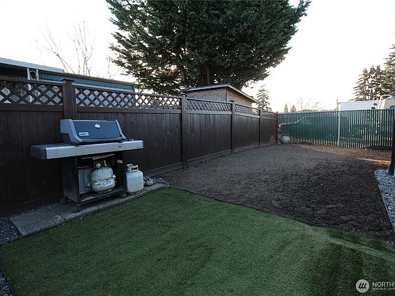 4th image of 401 37th Street SE #109