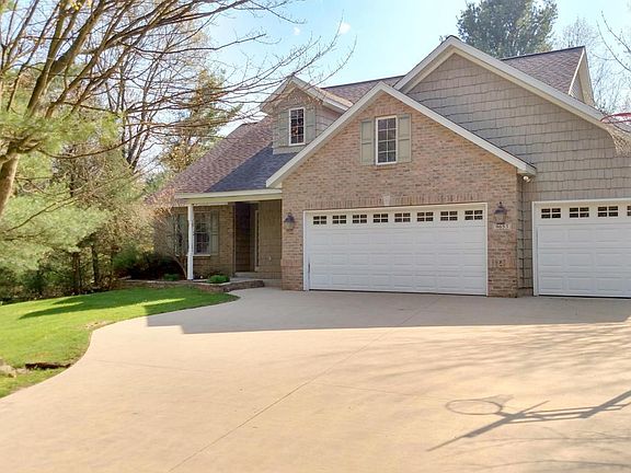 2nd image of 9653 Hiawatha Dr