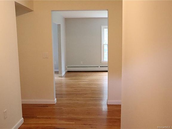 4th image of 197 S King St