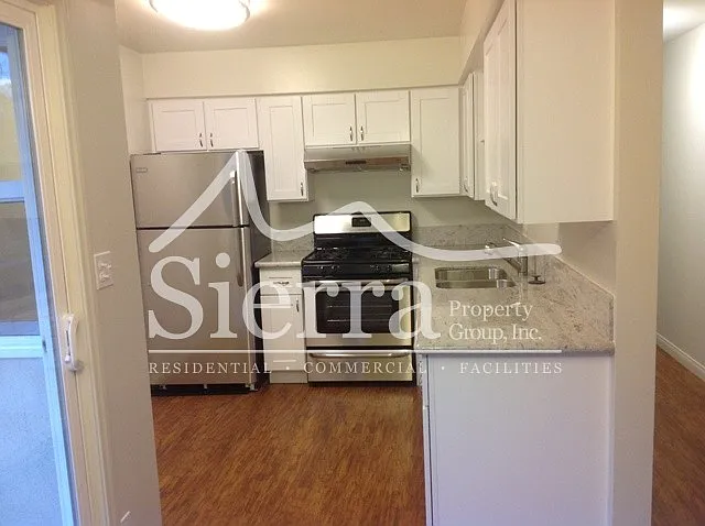 246 W Alamar Ave #1 — Photo 3