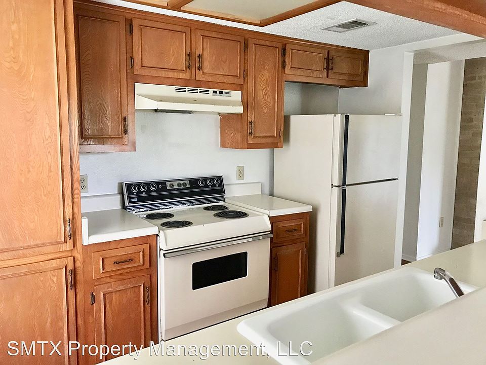 1st image of 133 Coers Dr APT 3