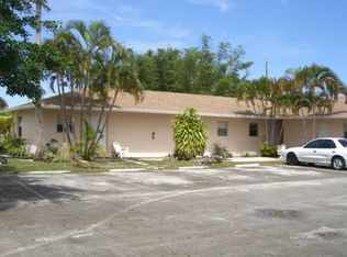 3039 Springfield Ln, Palm Springs, FL 33461