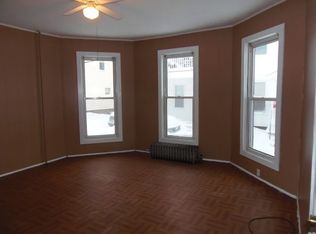 29 Pierce Pl #1, Clinton, MA 01510