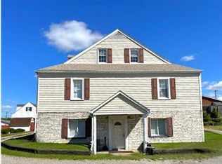 327 Rockdale Rd APT E, Follansbee, WV 26037