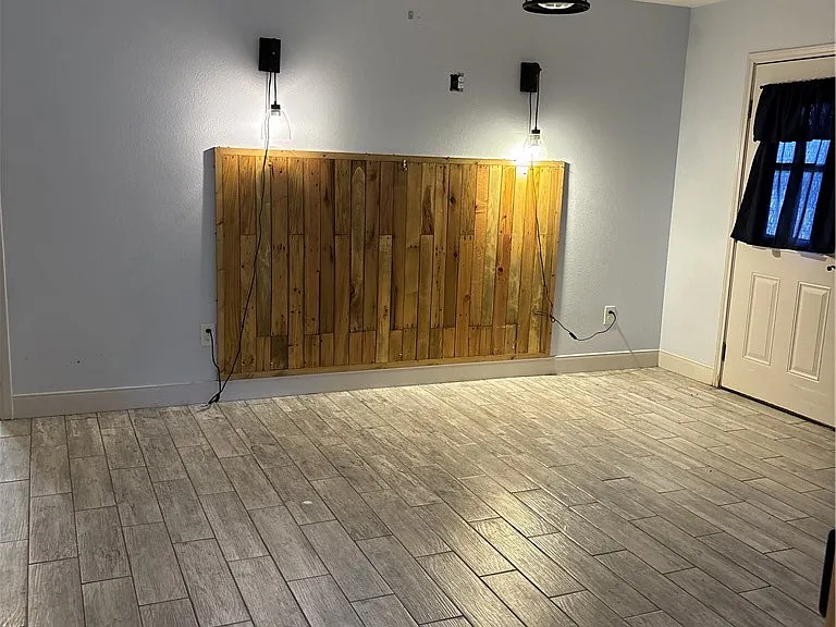 715 S Verne St — Photo 10