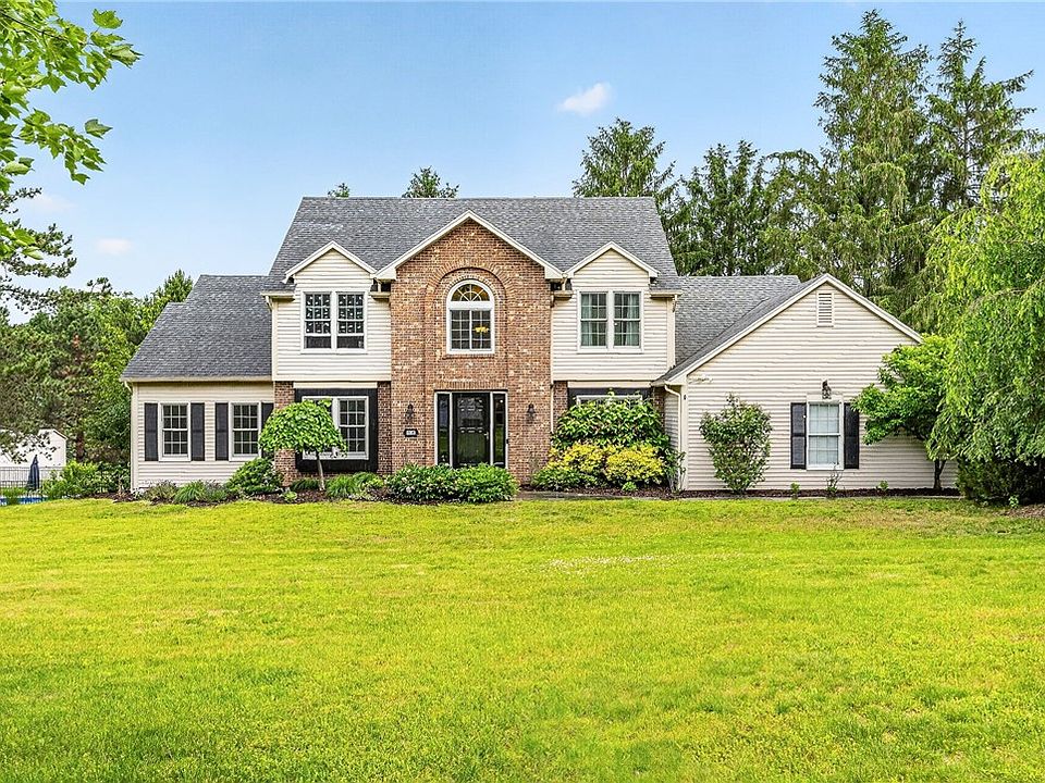 1st image of 4 Park View Dr