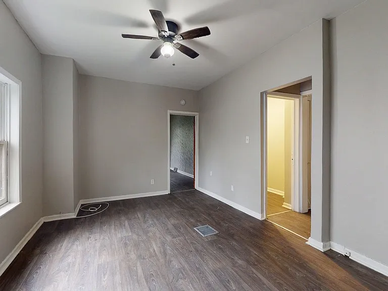 3889 W 33rd St — Photo 12