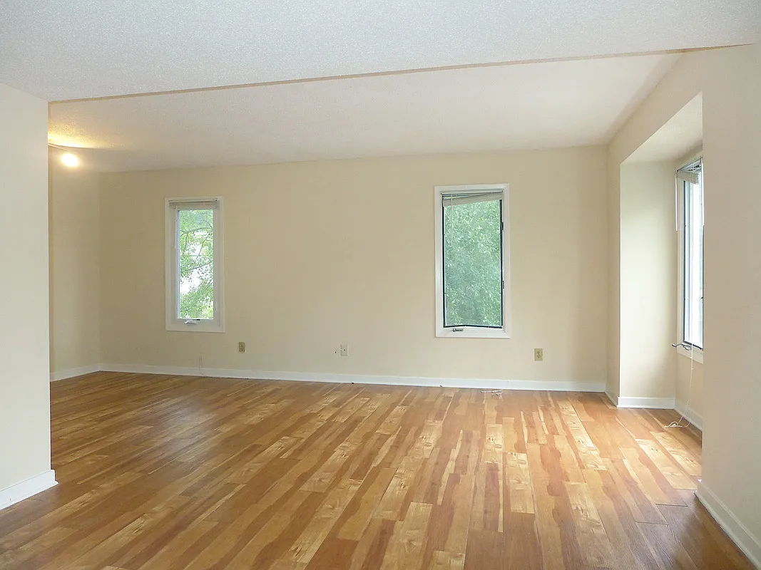 4 bed, 1227 sqft, $2,875 — Photo 2